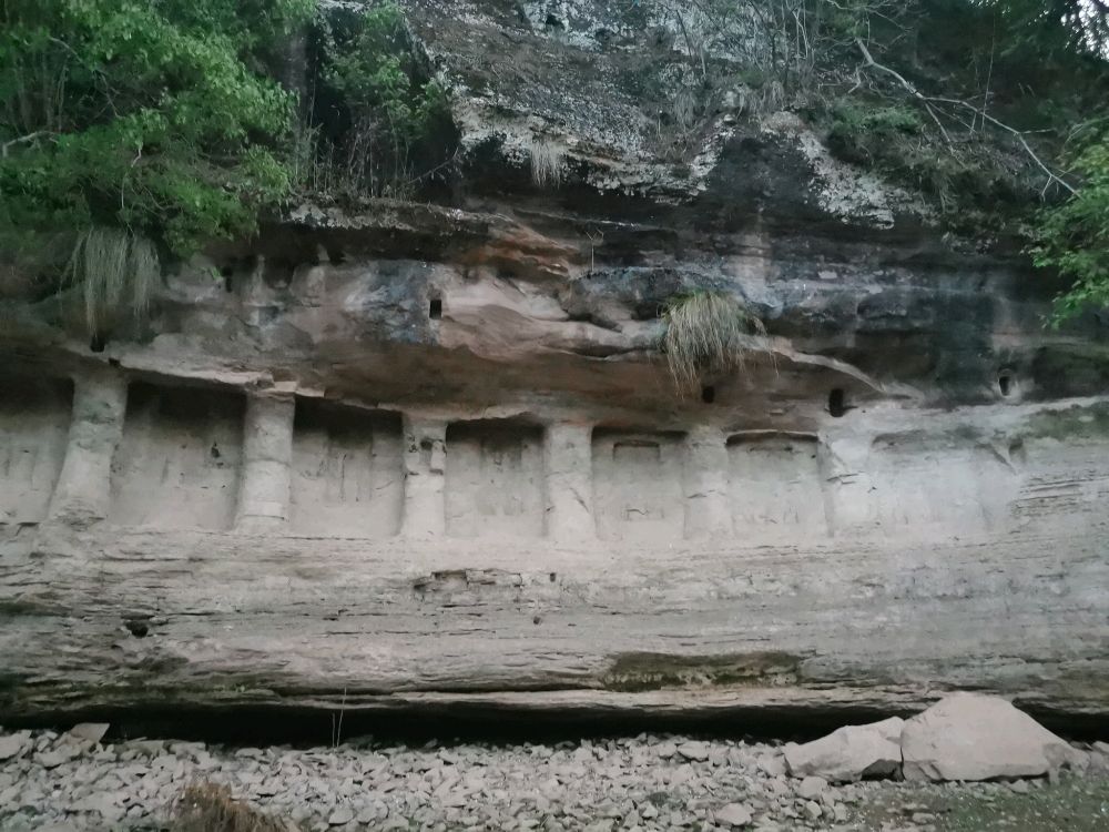 罗汉寺摩崖石刻