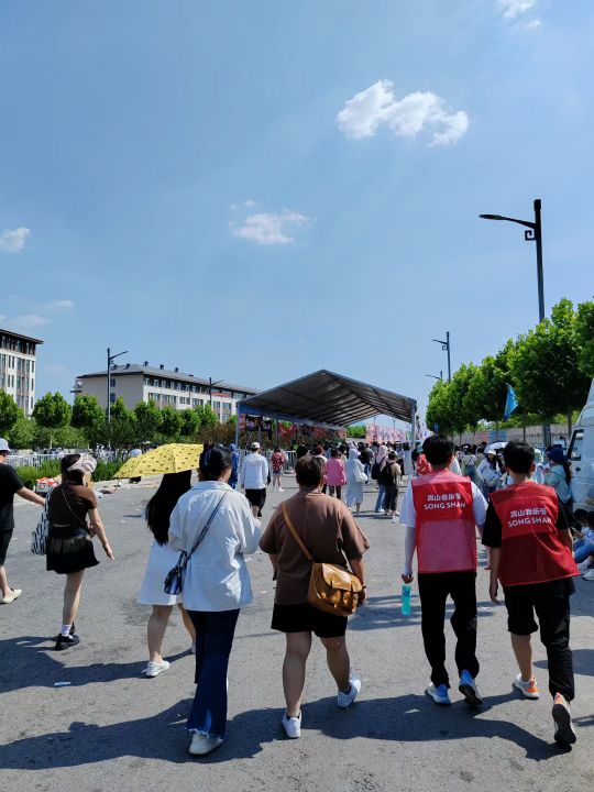 高登封市文化体育中心