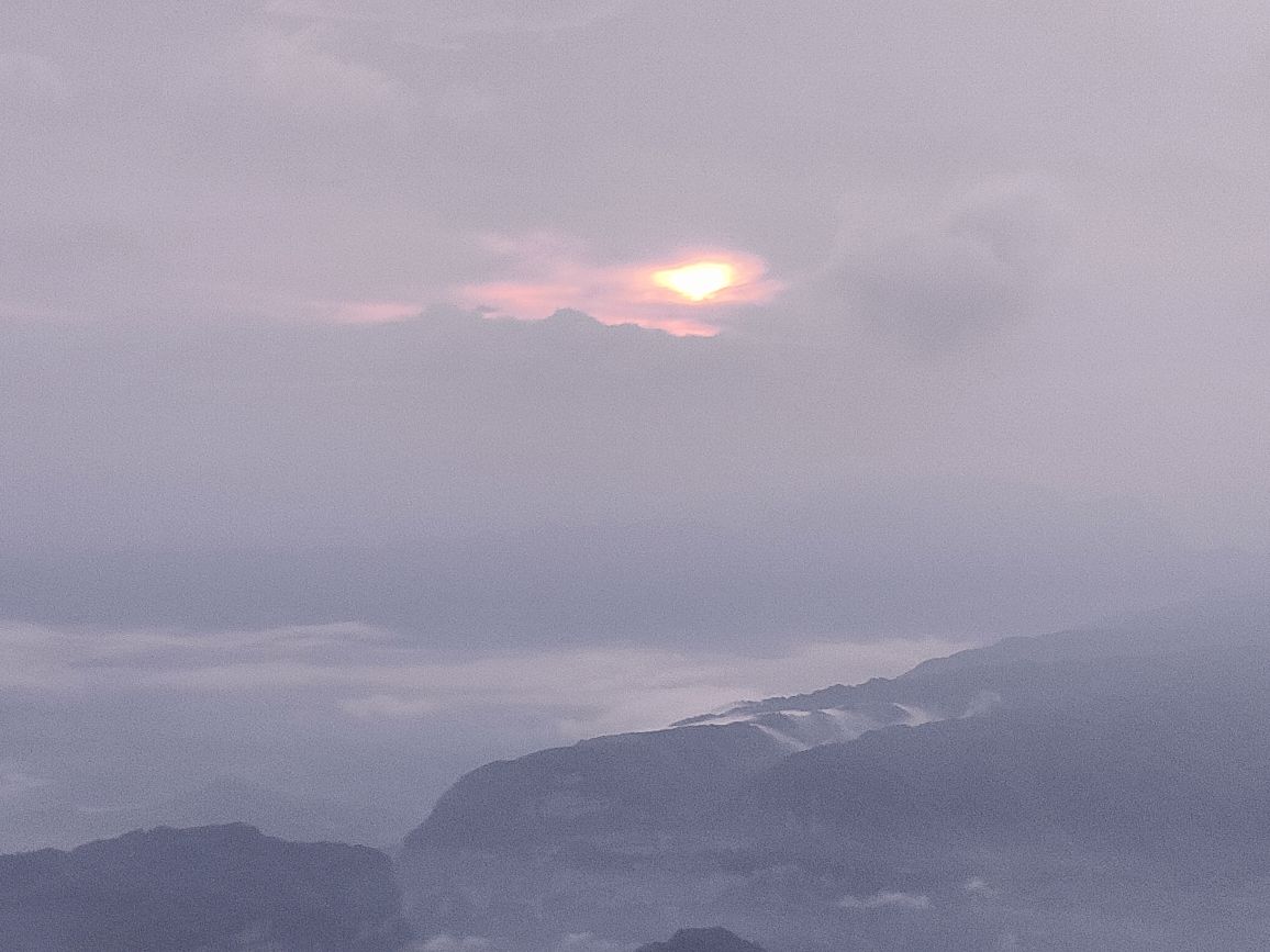 望远山日出观景台