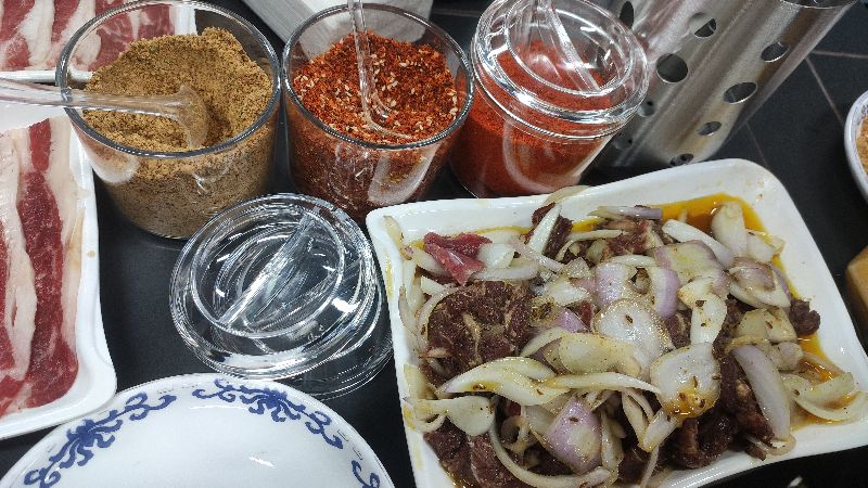 齐滋滋炙子烧肉(凤凰美食街店)