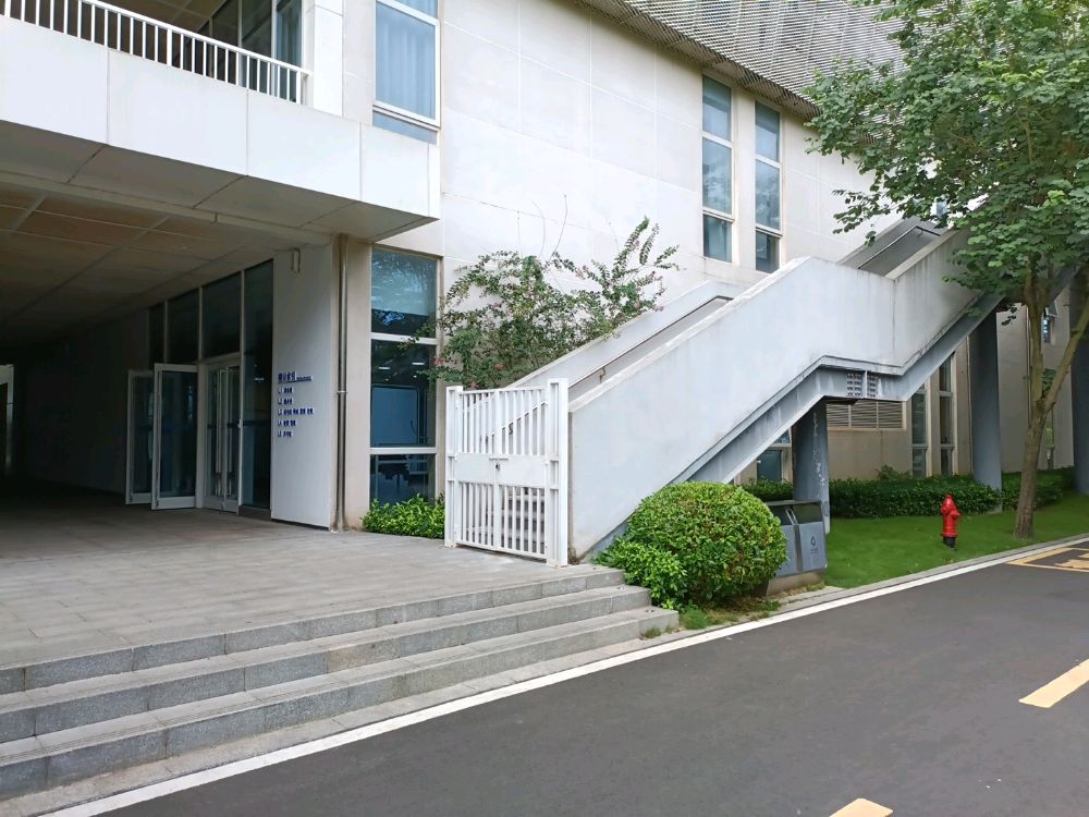 微城未蓝体育培训公司