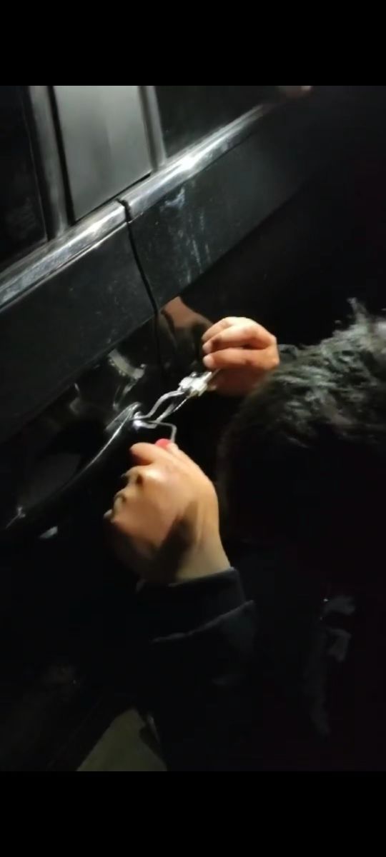 南充锁艺界开锁汽车钥匙