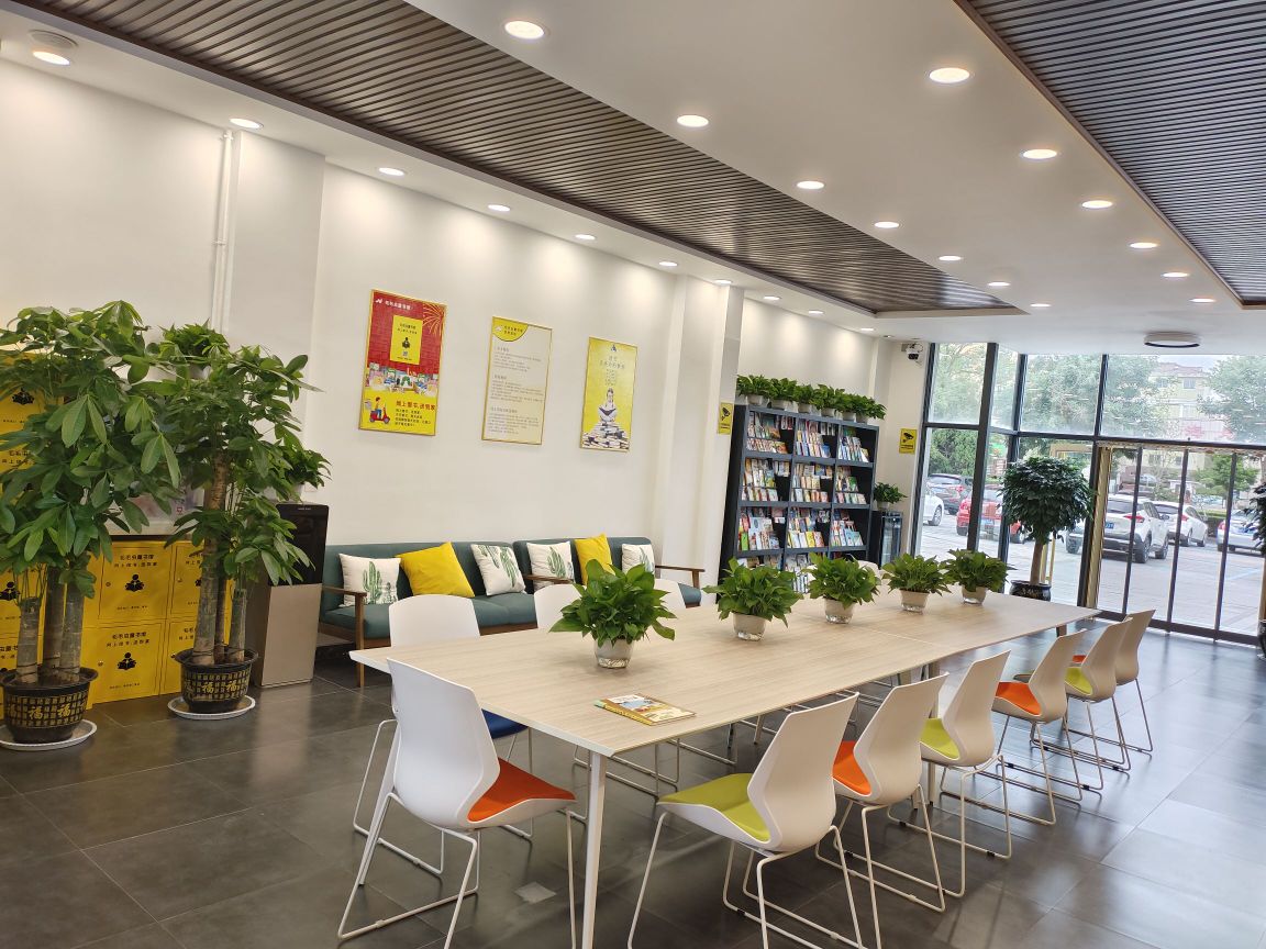 毛毛虫童书馆(潍坊昌乐店)