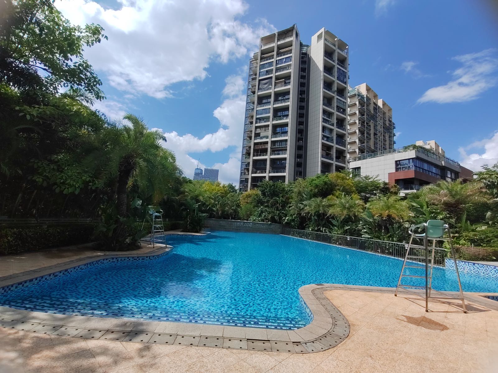 曦湾华府游泳池