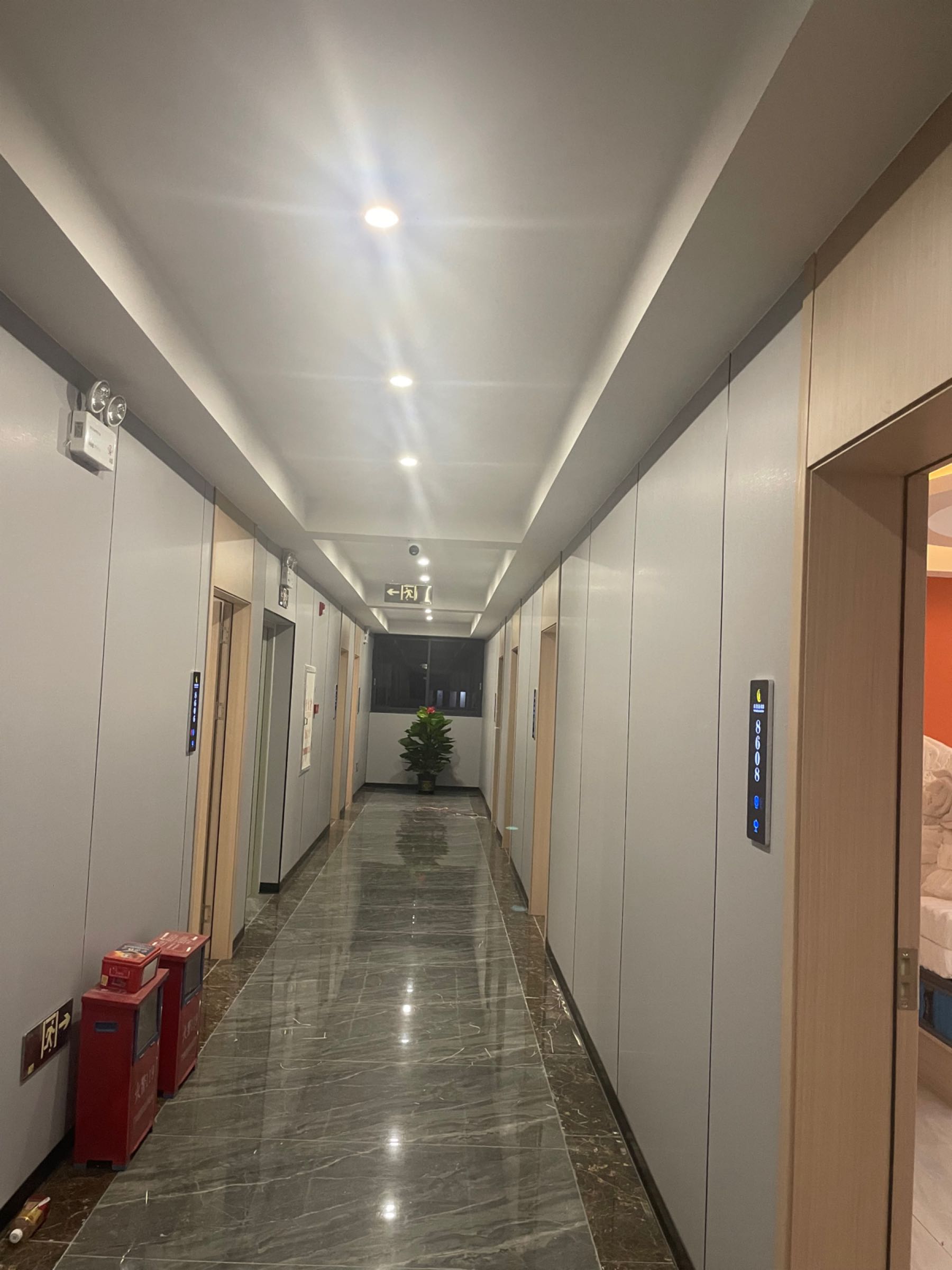 佛山市夷月菲溻商务酒店