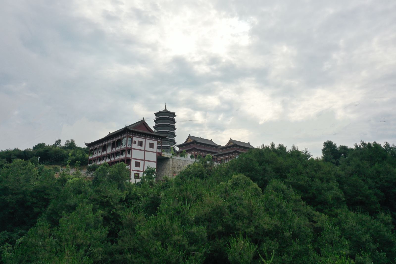 锦岩塔