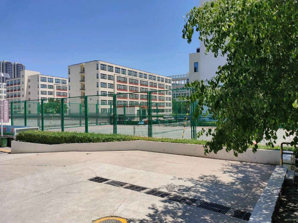 山西财经大学(坞城校区)北院-网球场
