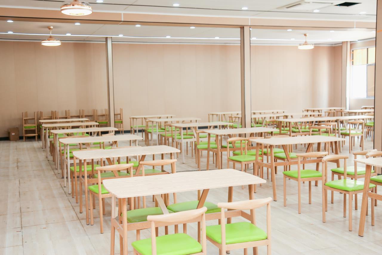 衡阳广深铁航工程学校