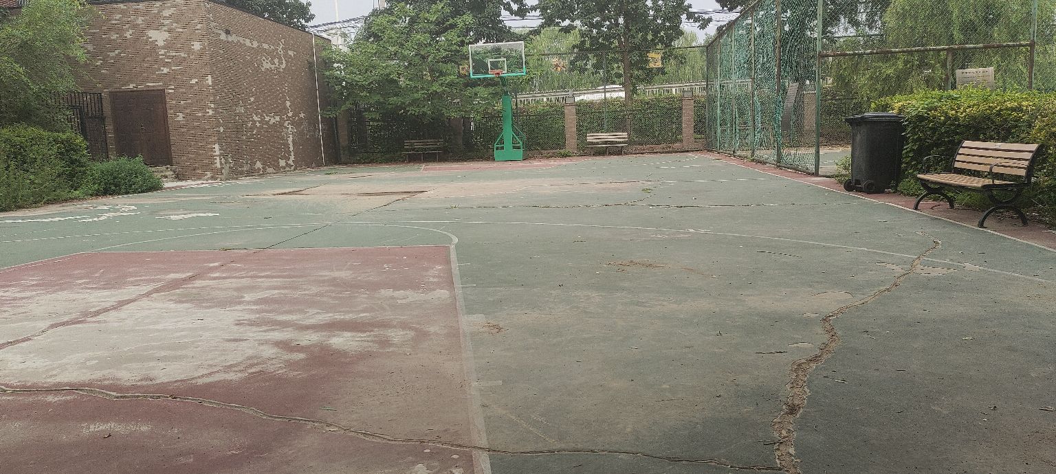 月亮湾小镇-篮球场
