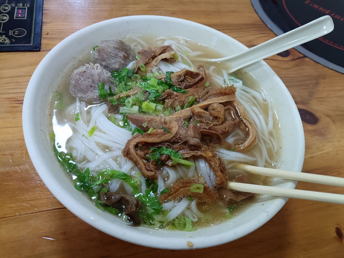 富记白塔牛肉粿条汤粉牛肉火锅(拱北店)