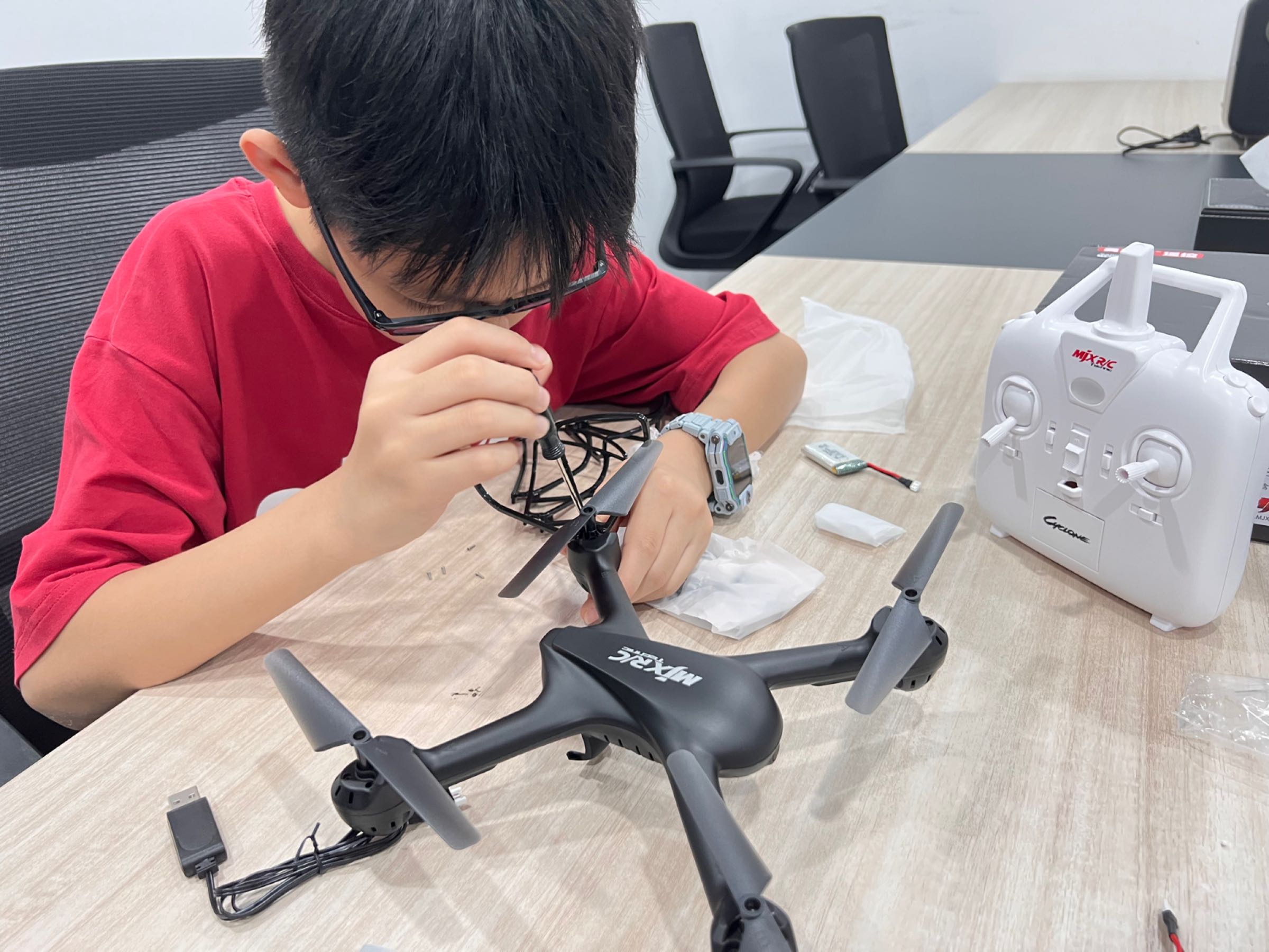 龙谷无人机航模科学编程航拍营地