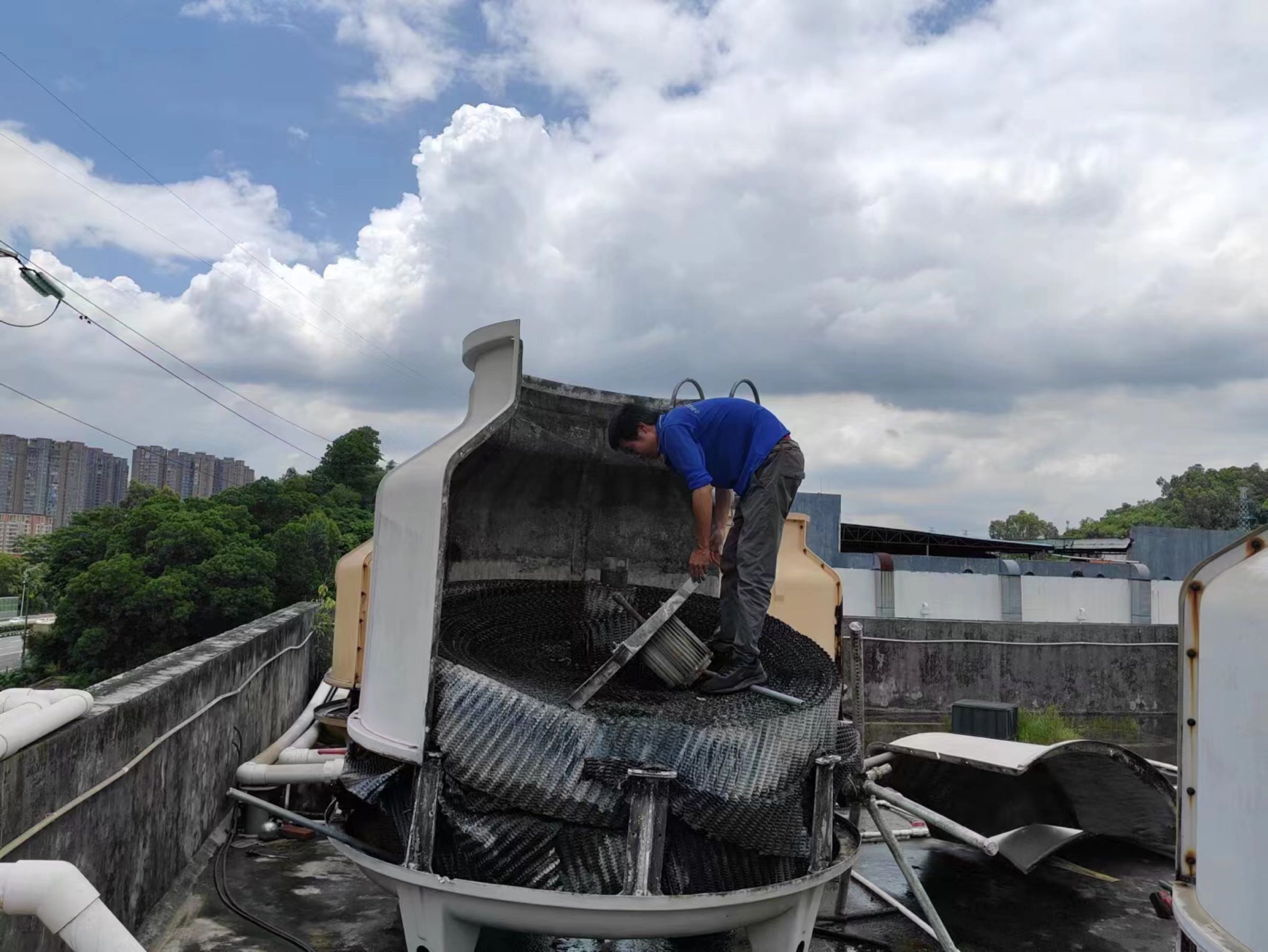 小钟家用电器空调维修中心(龙岗店)