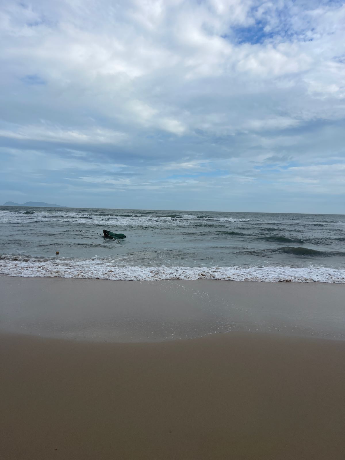 美丽海湾露营地