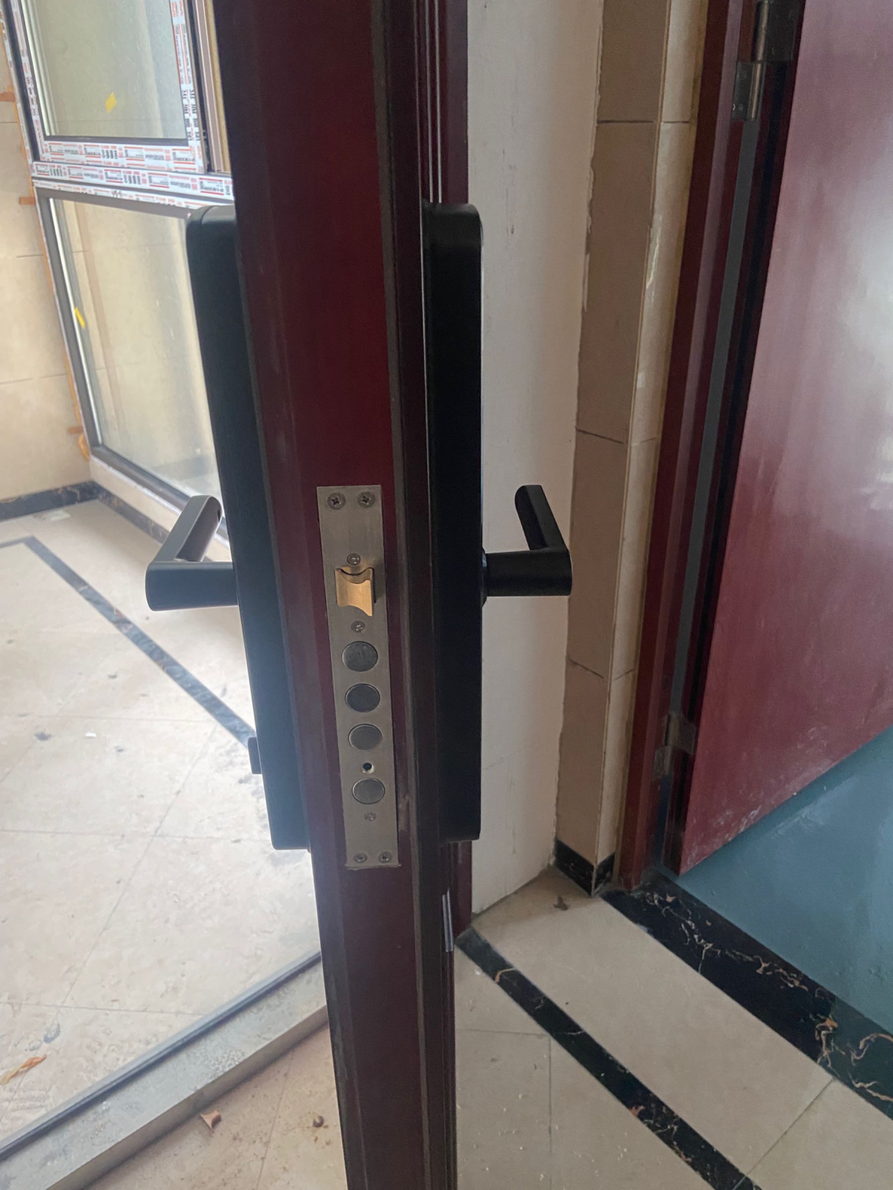 百信开锁配汽车钥匙