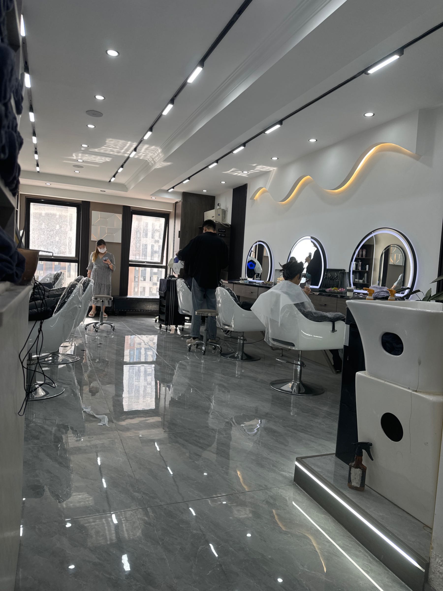 施华美发(万达店)