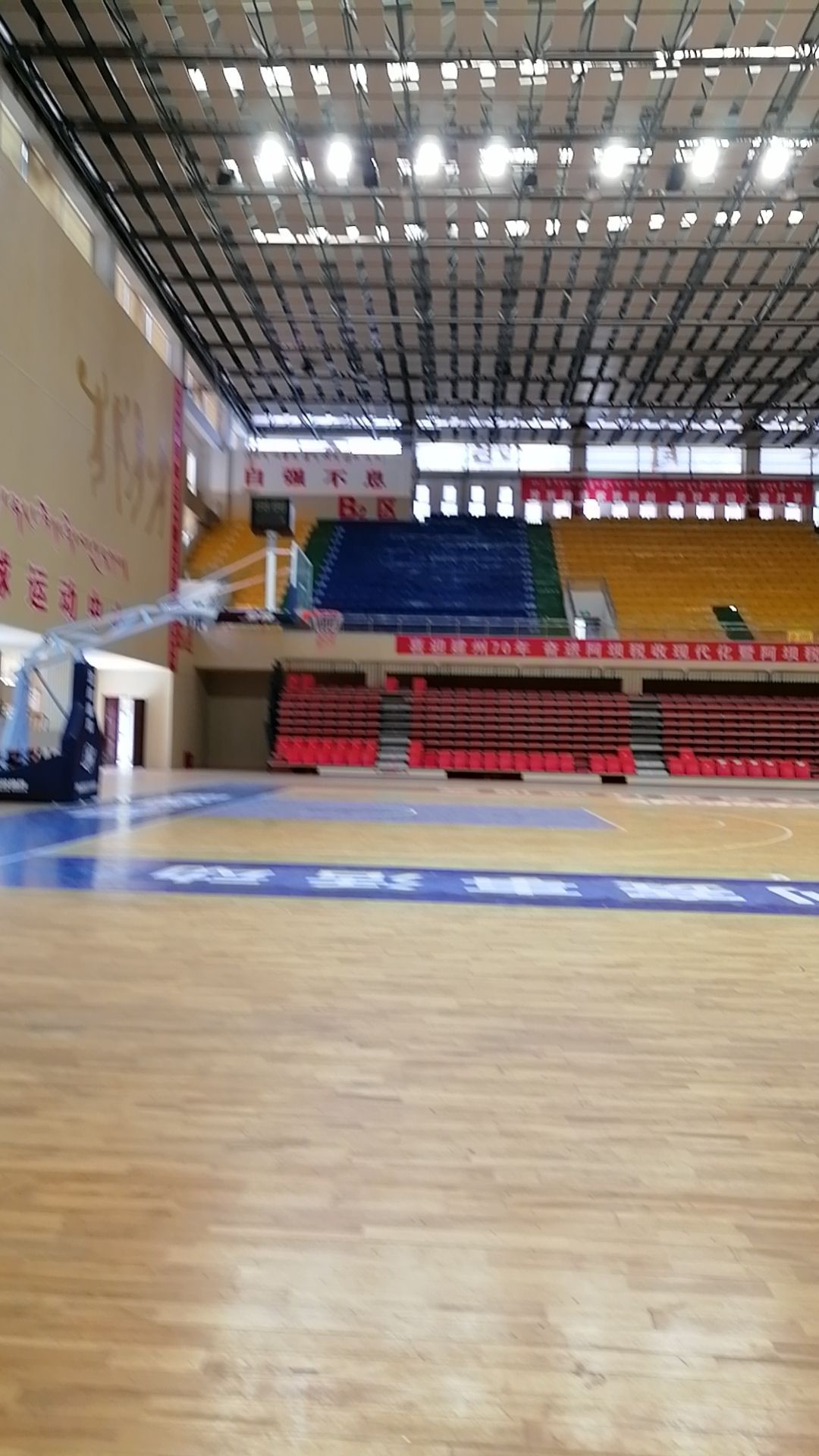 阿坝县体育馆