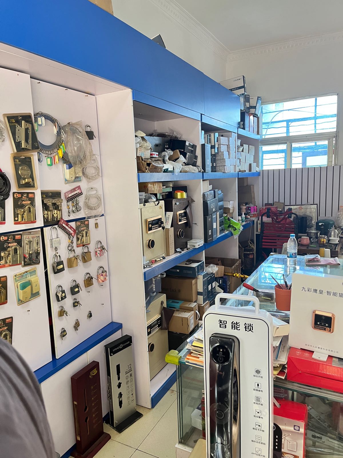 亿直旺便利店开锁配汽车钥匙