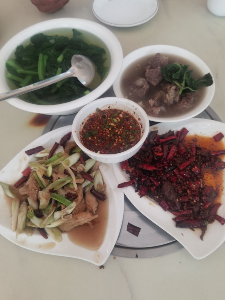 伊梦园·曲靖清真牛菜馆(清溪丽水店)