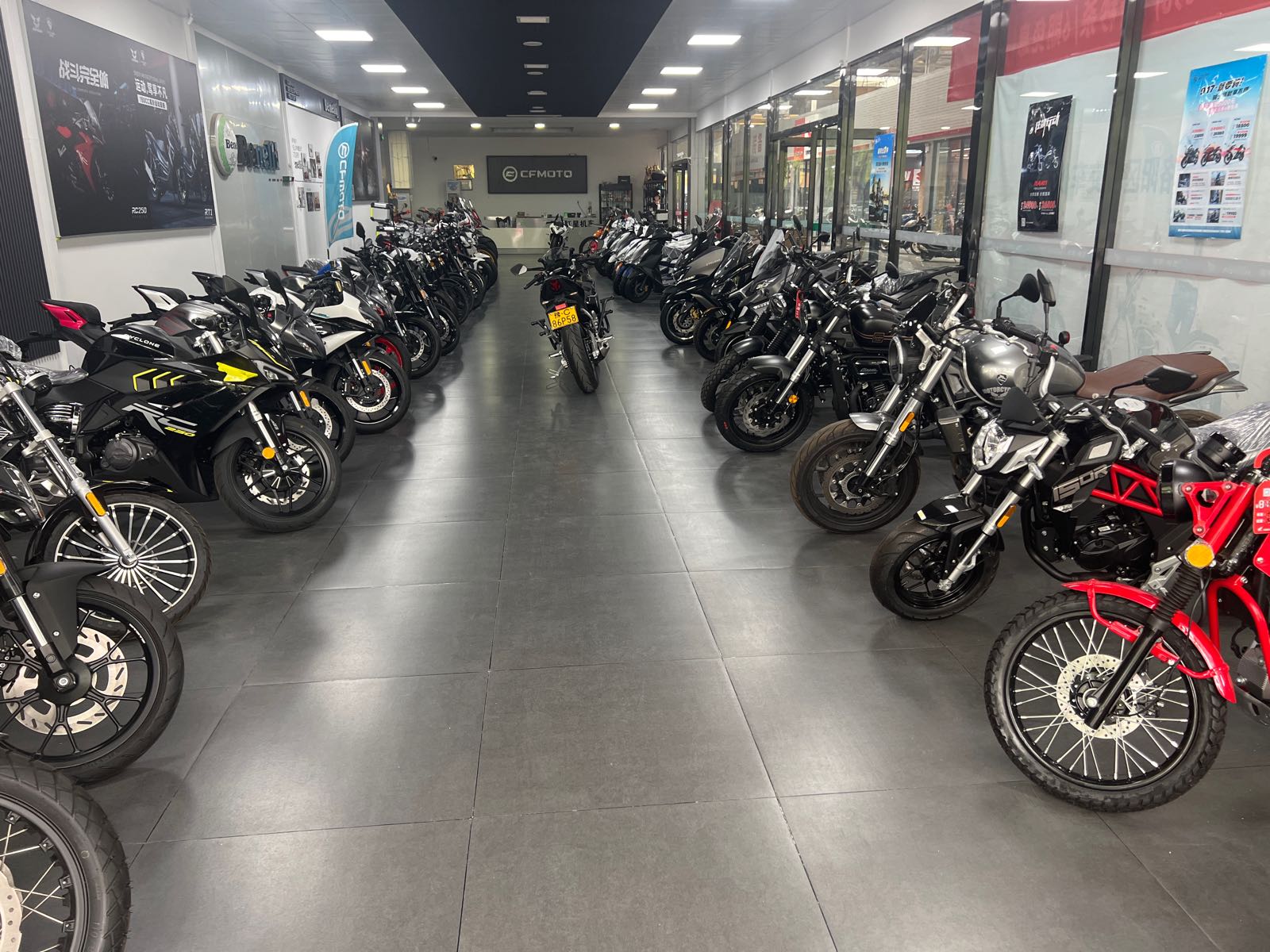 CFMOTO红星机车洛阳