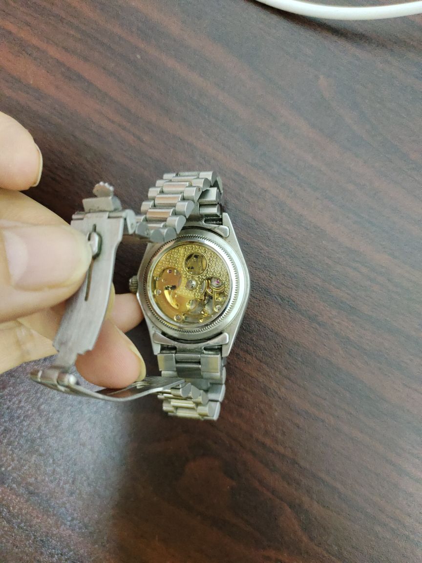 押回收黄金手表