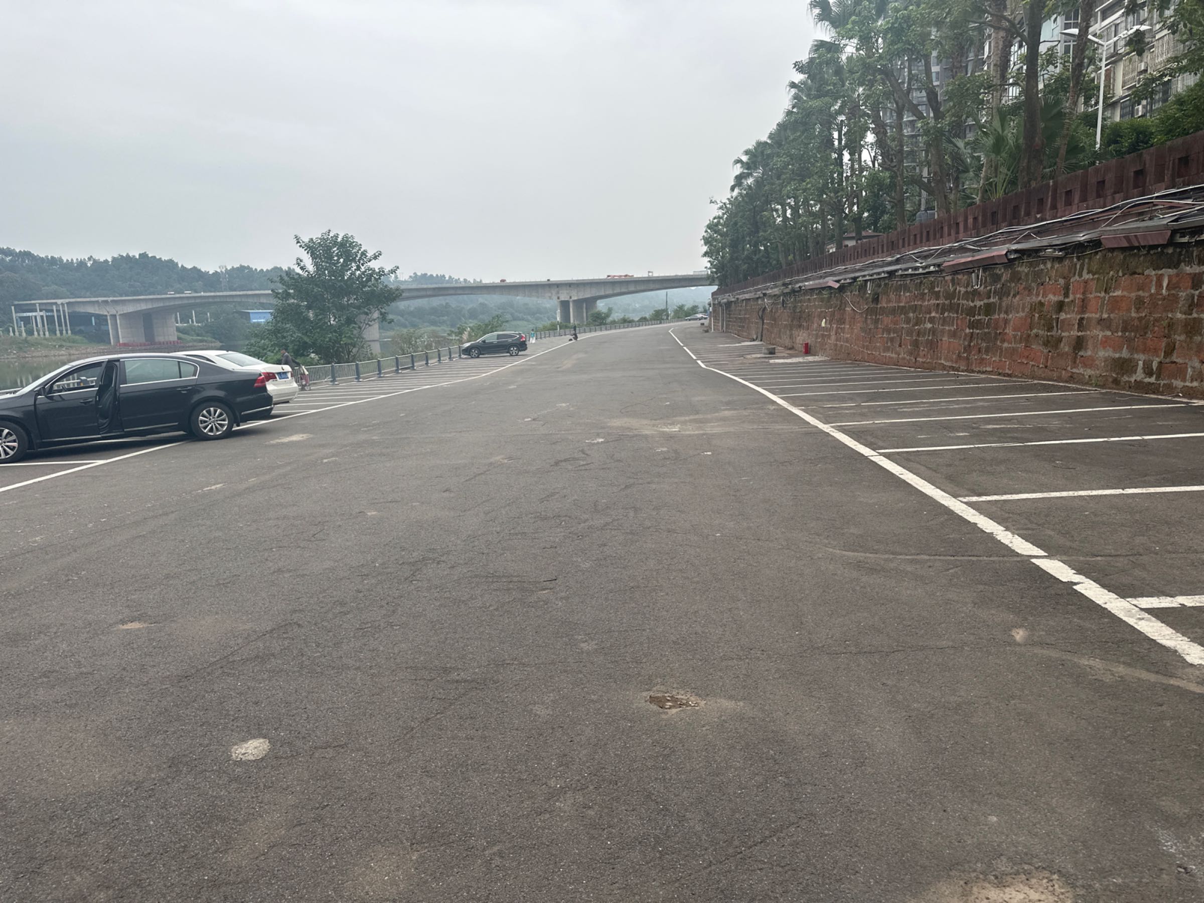 张公桥美食街-停车场