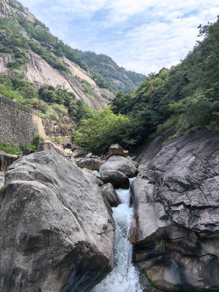 鄣山大峡谷风景区-游客服务中心
