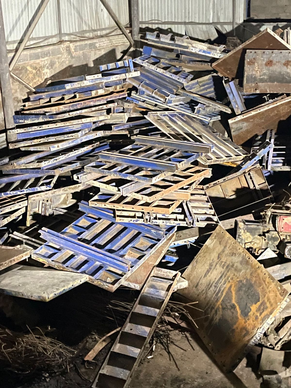 鑫艺废旧金属回收公司二场