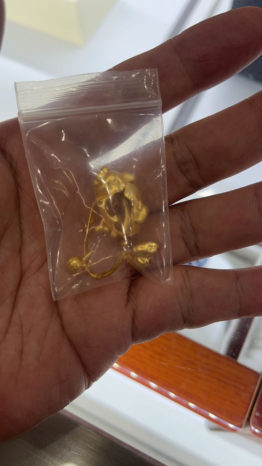 荣成宝利汇黄金奢品回收商行