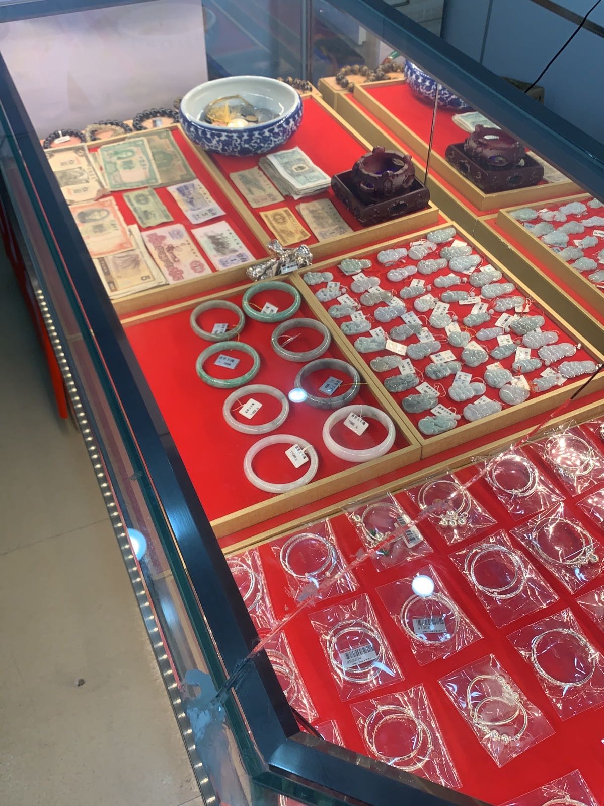 国兴回收黄金(人民路店银隆城正对面)