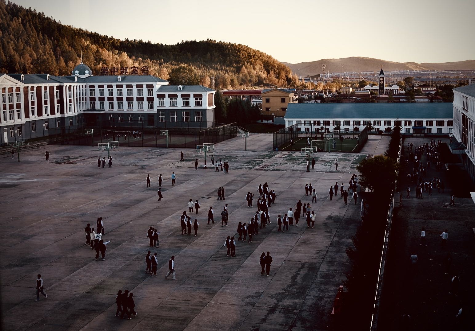 大兴安岭地区实验中学(西校区)