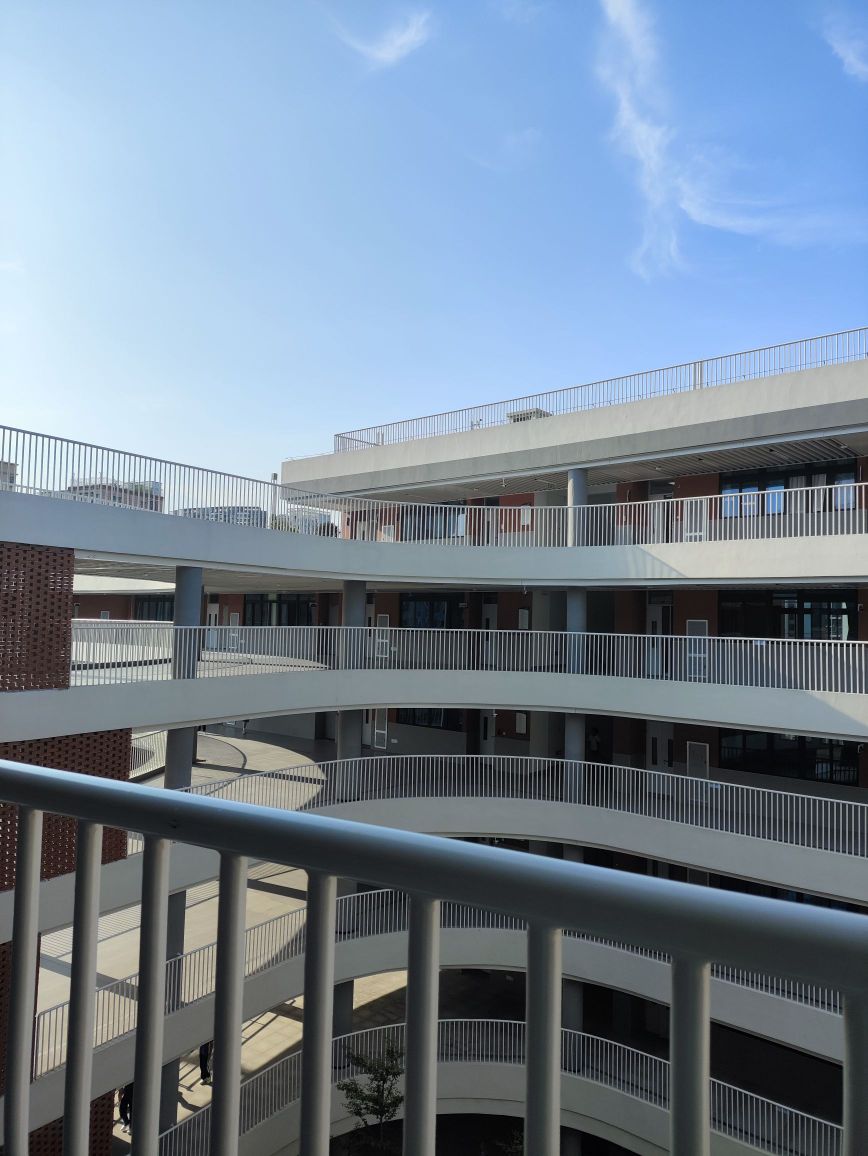 深圳市龙华外国语高级中学