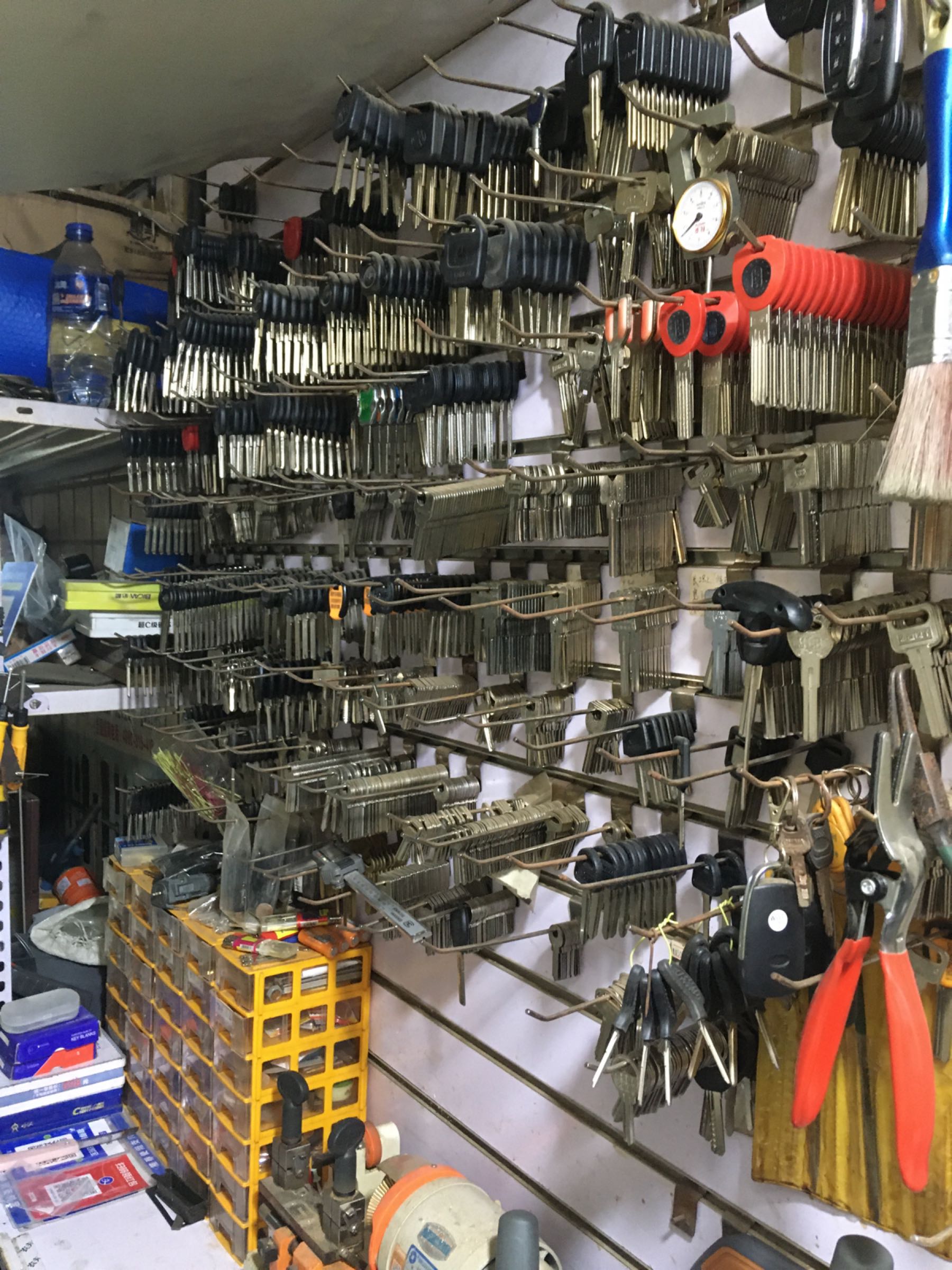 开锁换锁配汽车钥匙