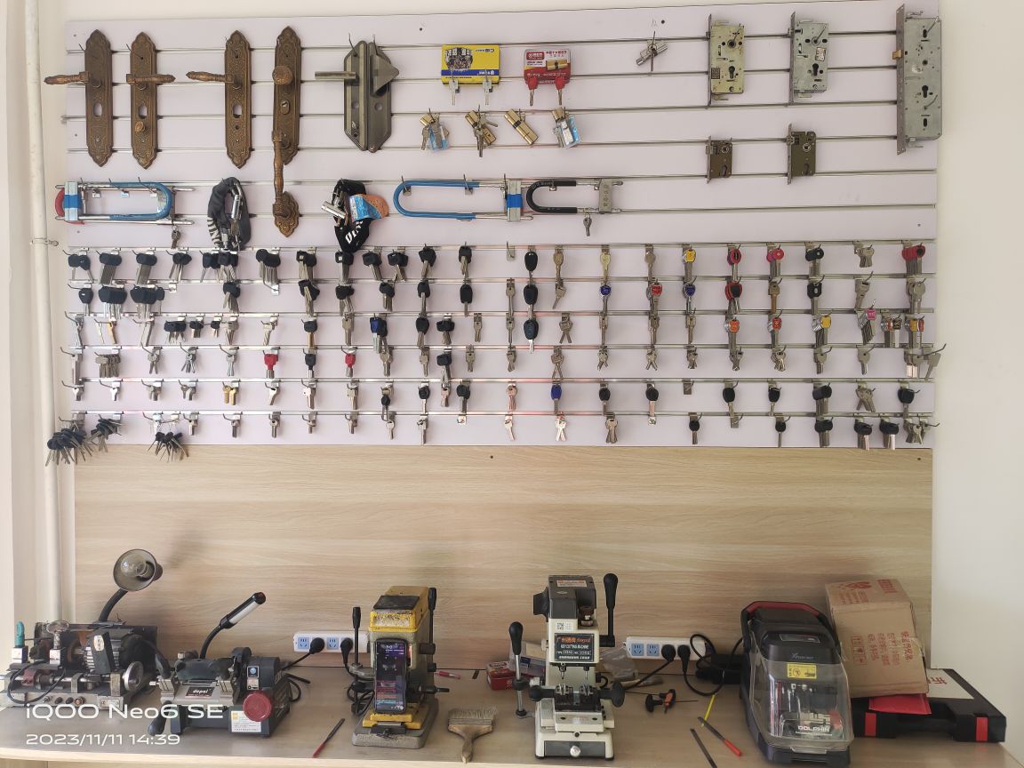 志诚开锁汽车钥匙(铁西店)