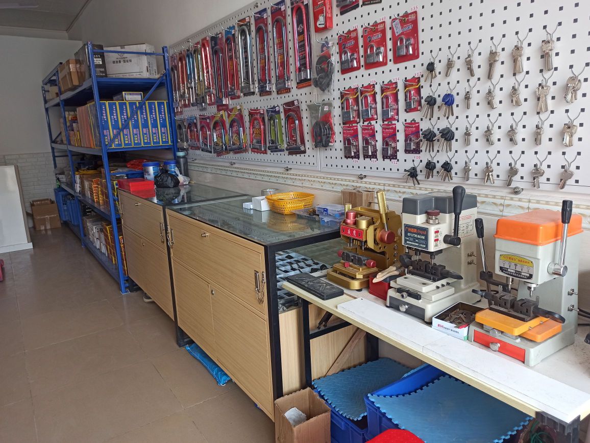 金钥匙开锁换锁汽车钥匙