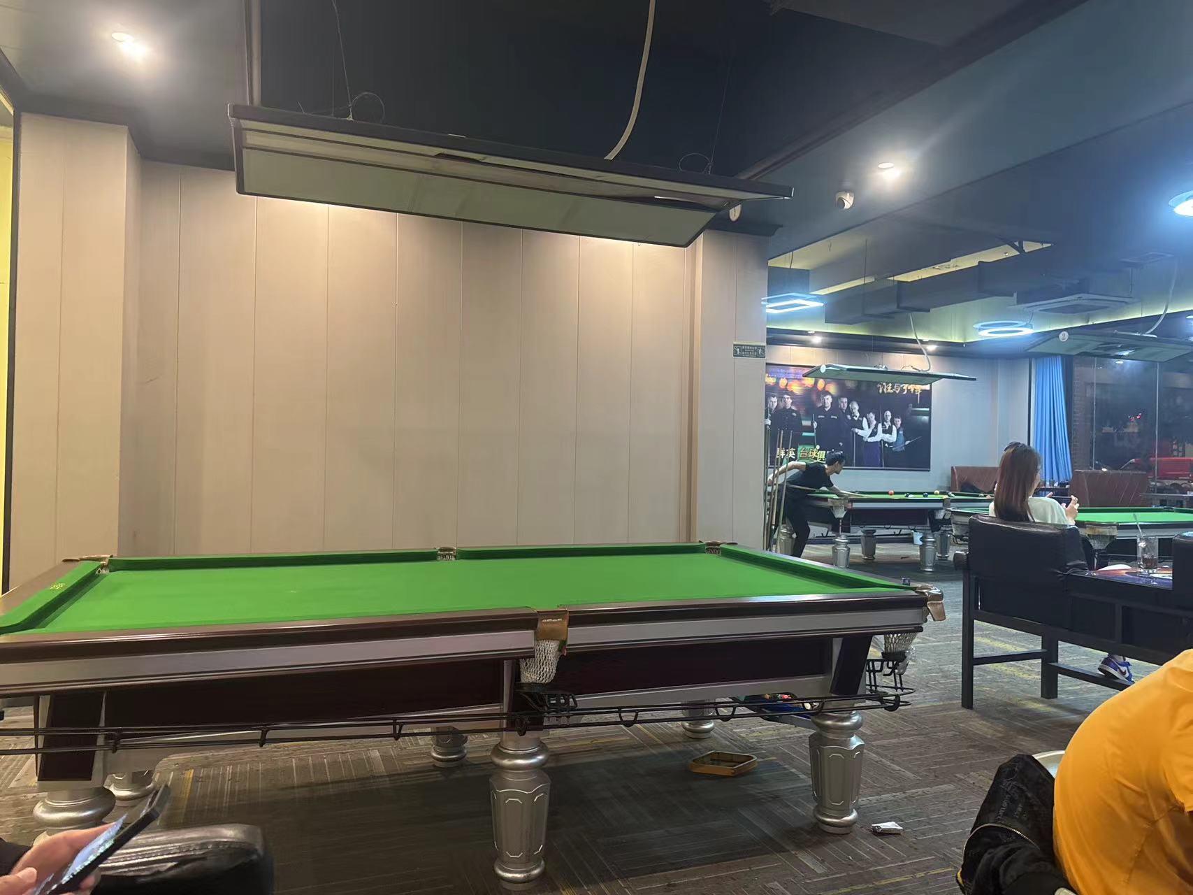 一杆成名台球俱乐部