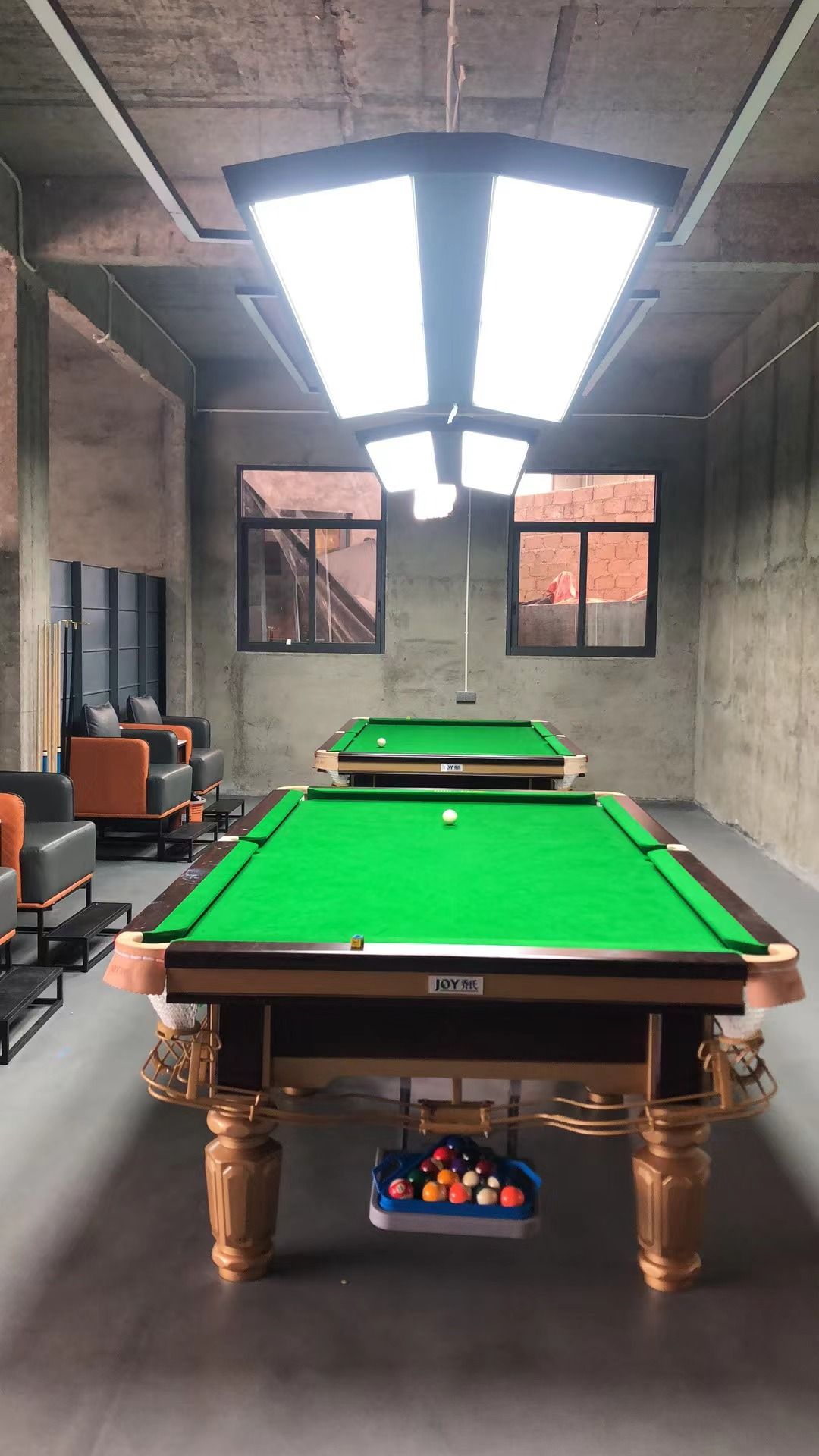 辉特台球室