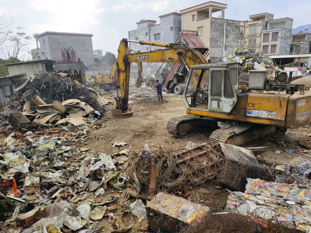 废铁金属回收加工场