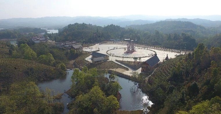 盈江铜壁关乡目瑙纵歌场