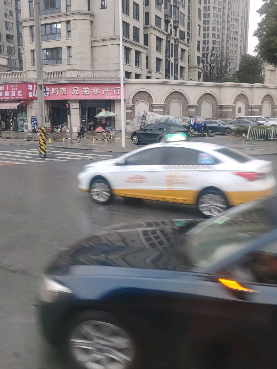 阿杰兄弟水产行(信达外滩府店)