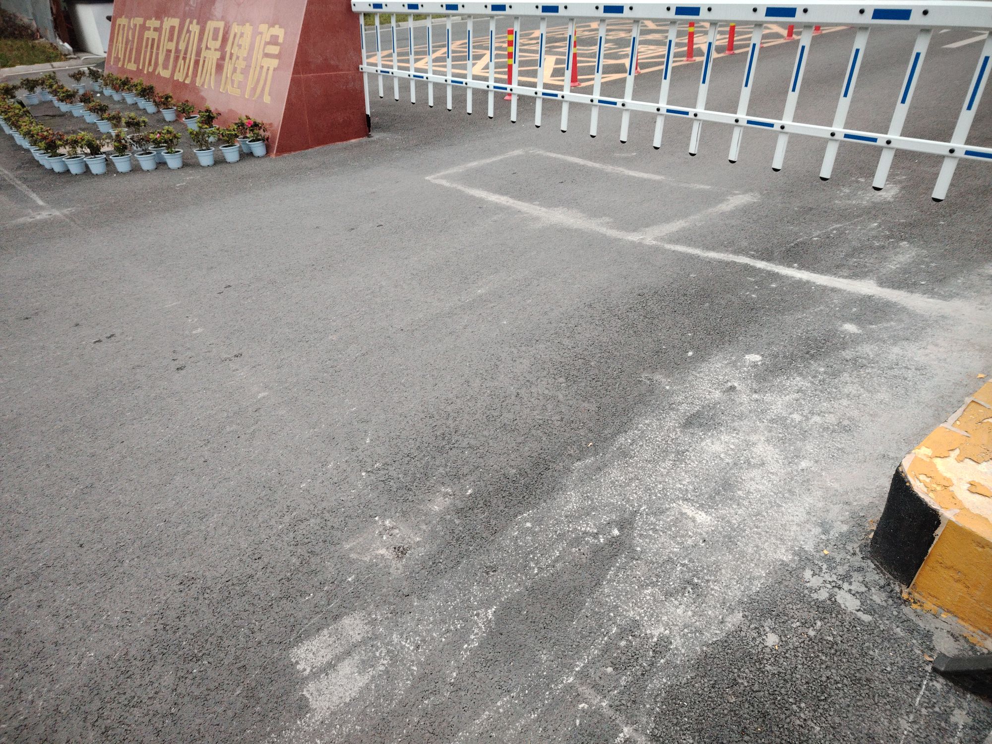 内江市妇幼保健院(新院区)-东南门