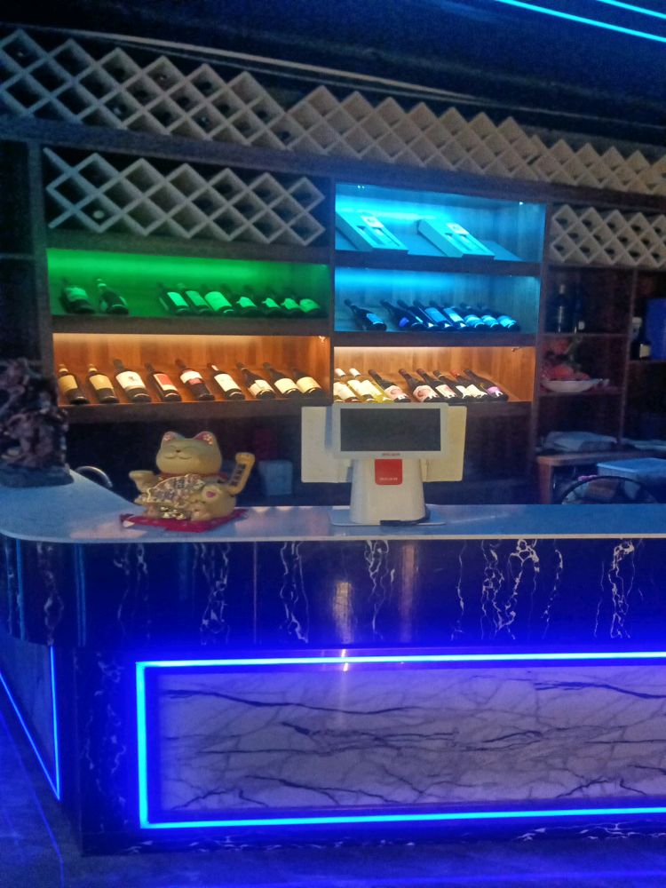 休闲假日饮吧KTV