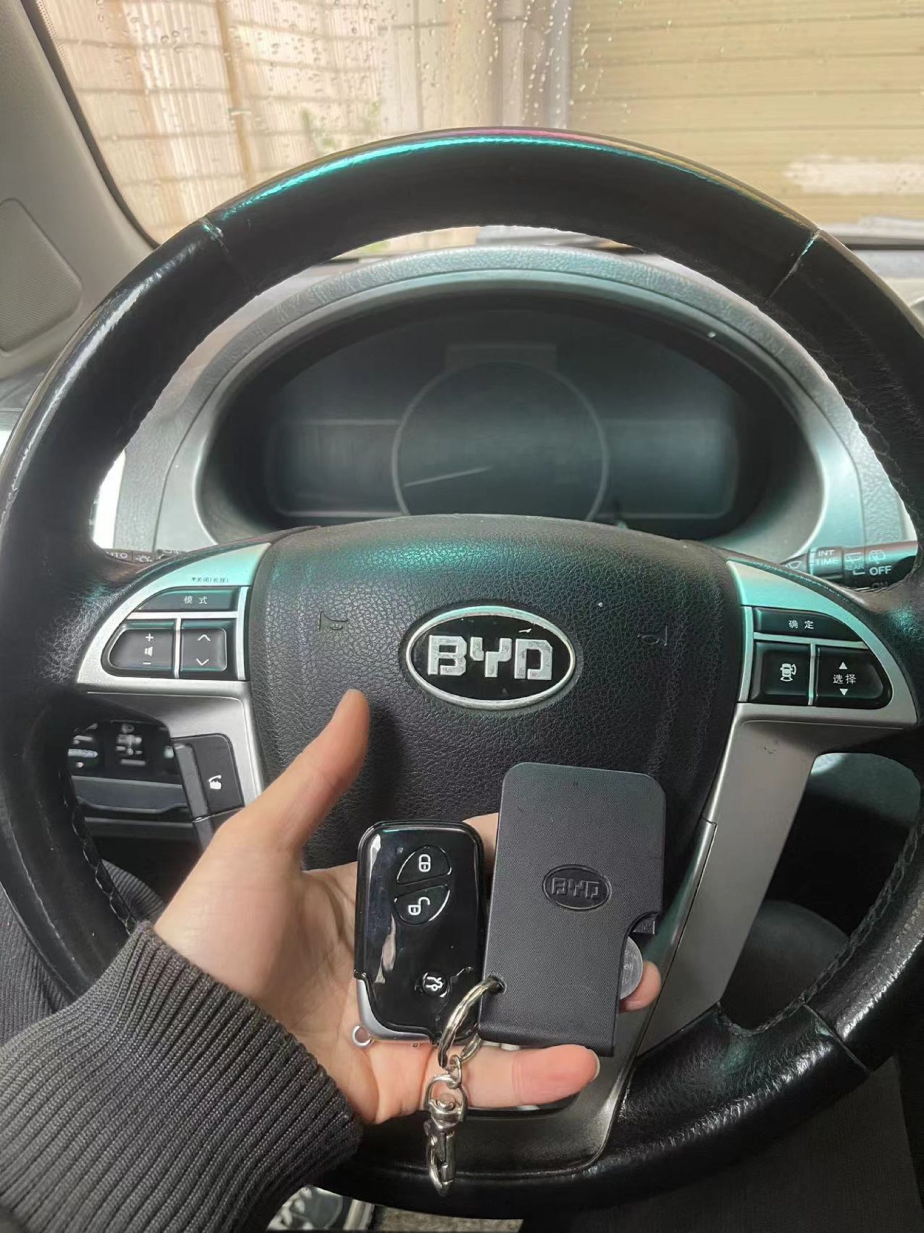 何记开锁换锁指纹锁配汽车钥匙