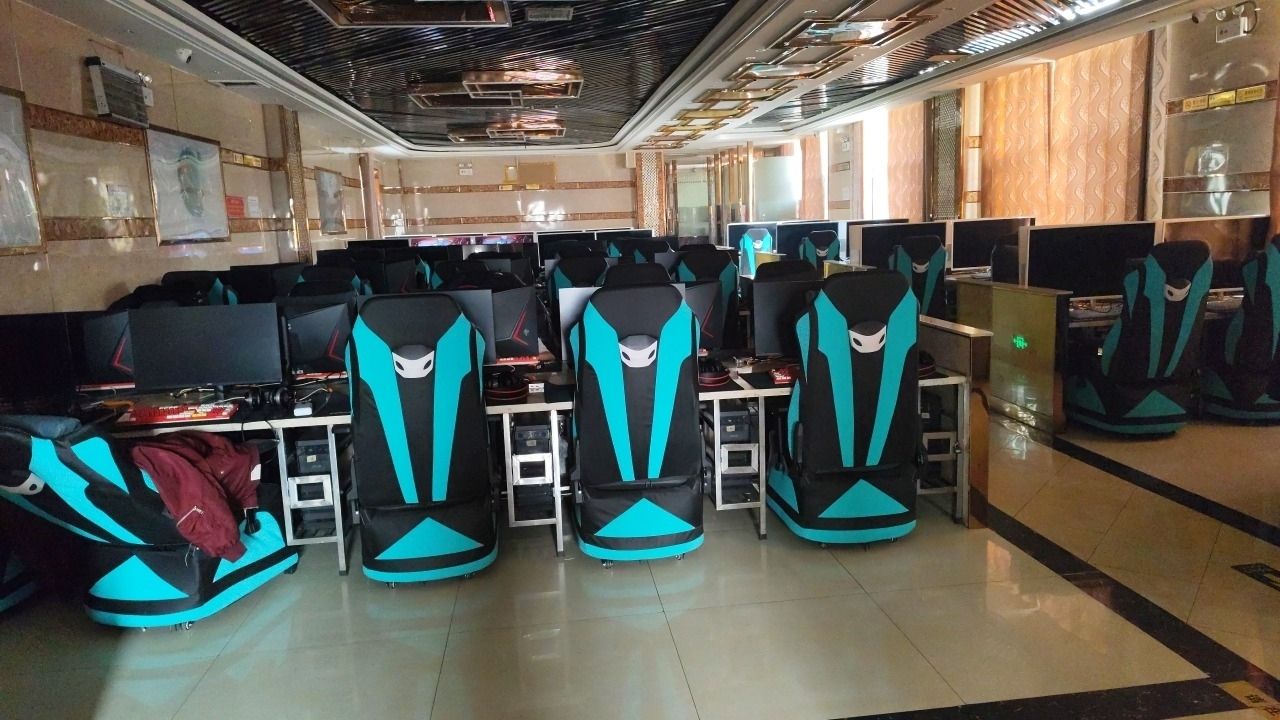 环宇在线网吧(公务员小区商铺店)