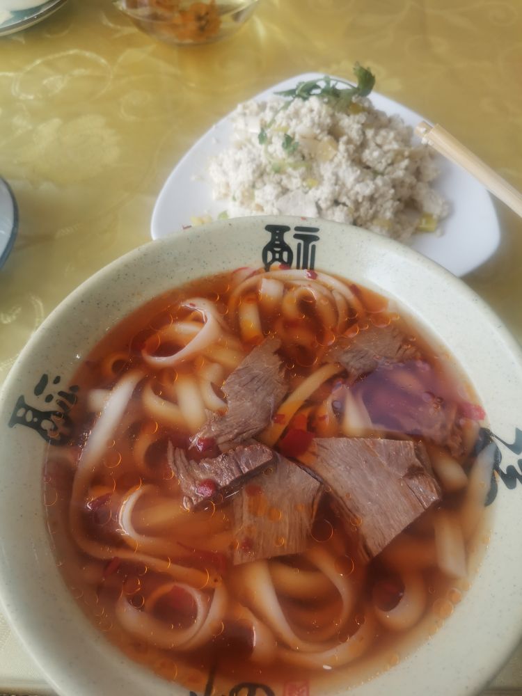 满山红粗粮土菜馆