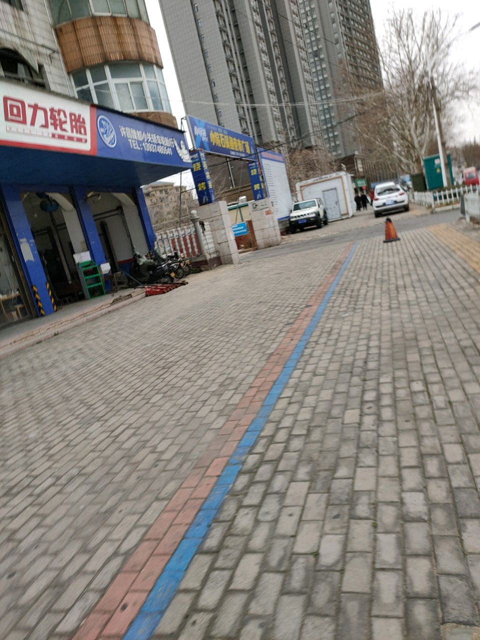 小院石锅鱼夜市广场(南站店)