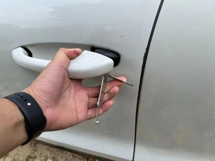 艺成锁业汽车钥匙开锁换锁