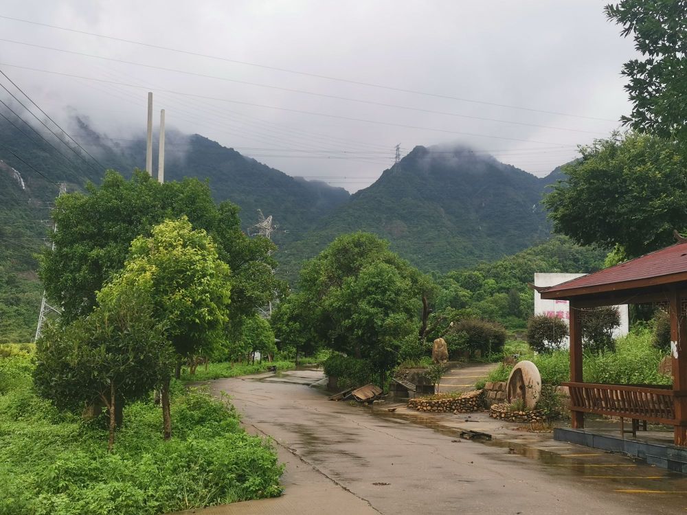 官坂村