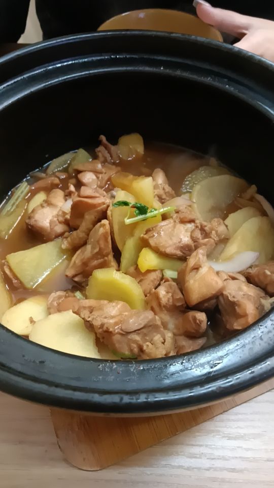 晓秋重庆鸡公煲(吾悦店)