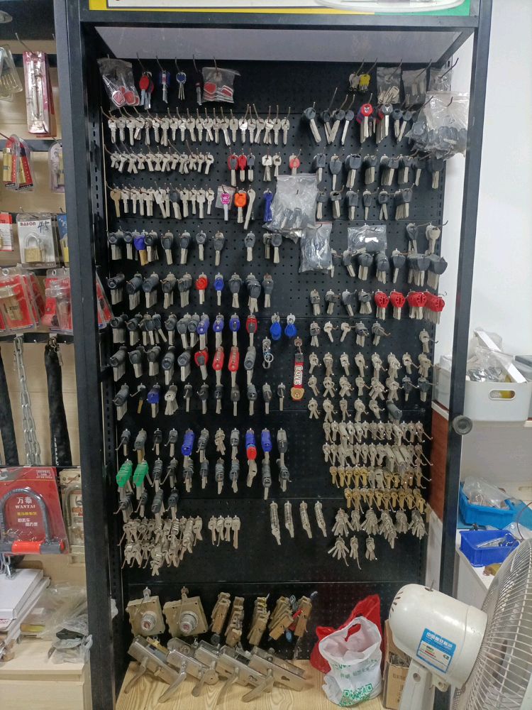 大鹏开锁换锁配钥匙