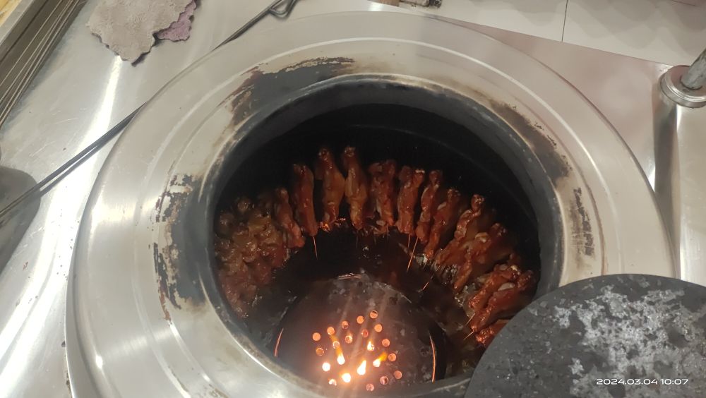 凡猪猪·焖烤鸡腿饼(墟沟店)